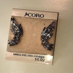 Vtg Coro Gold Tone Flower Floral Leaf Stud Earrings Surgical Sterling Post 1.2”
